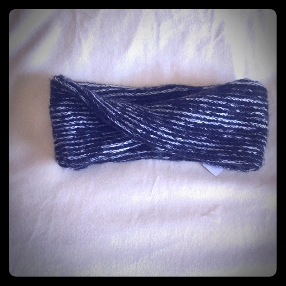 Black & Gray Cuddly Ear Warmer